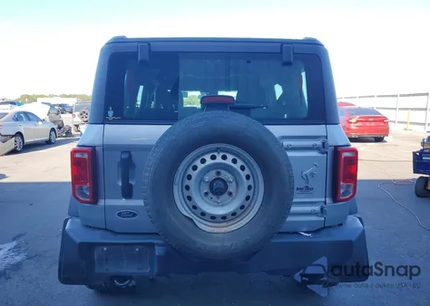 2022 Ford Bronco Base z USA, uszkodzony, nr VIN 1FMDE5BH5NLB41294